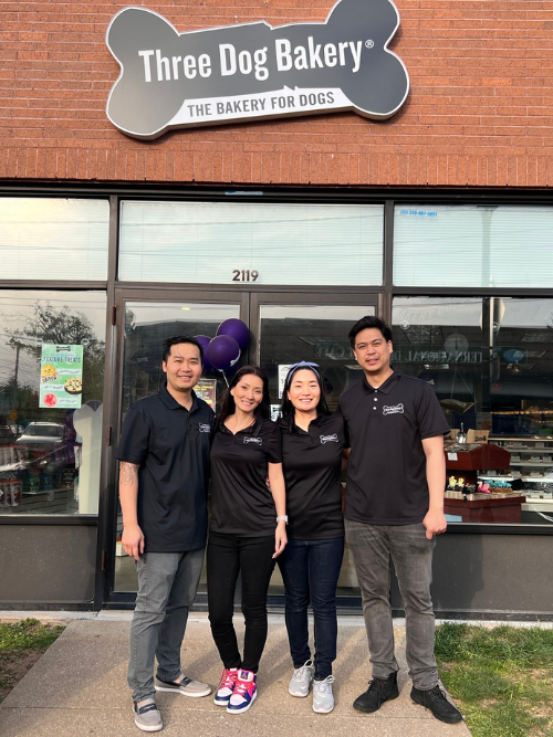 three-dog-bakery-grand-opening-bellmore-long-island-new-york Bellmore Long Island New York Three Dog Bakery - Fresh Treats for Dogs
